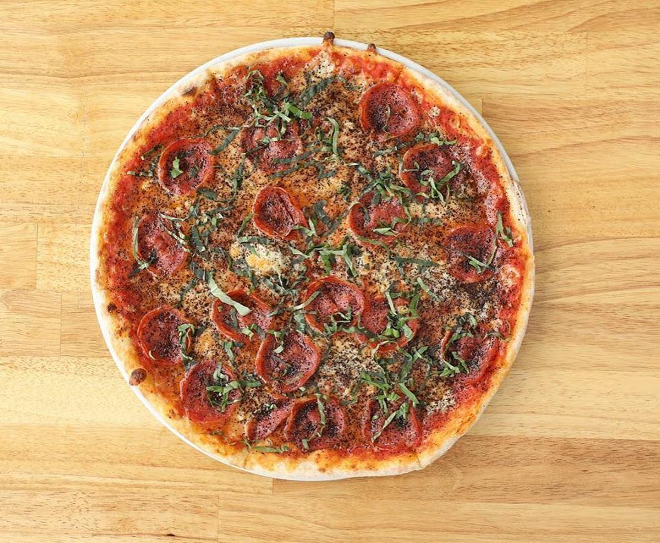 Mister O1 Extraordinary Pizza Restaurant in Miami Beach, Pizzeria
